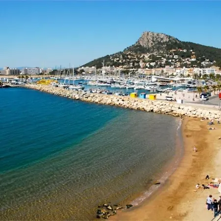 - 2 Bedroom House And Private Pool 2 Holiday home
