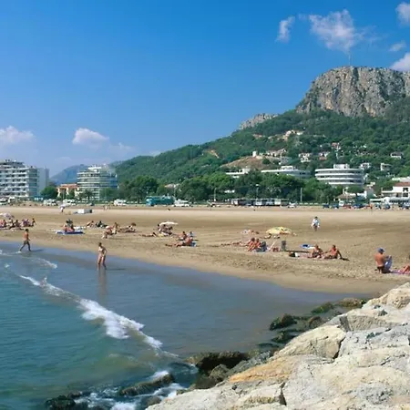 Holiday home - 2 Bedroom House And Private Pool 2 *