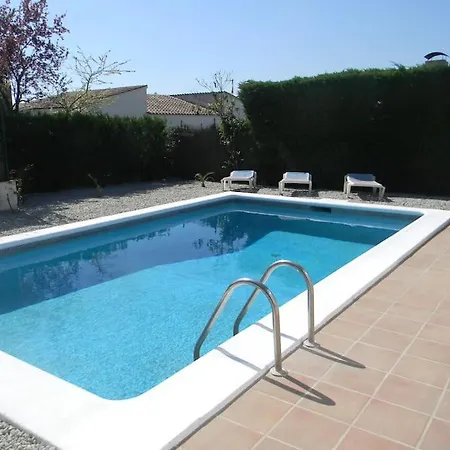 - 2 Bedroom House And Private Pool 2 *