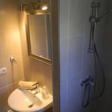 Holiday home - 2 Bedroom House And Private Pool 2