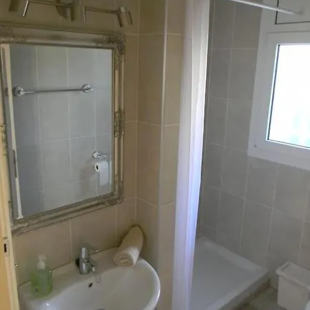 Holiday home - 2 Bedroom House And Private Pool 2 *